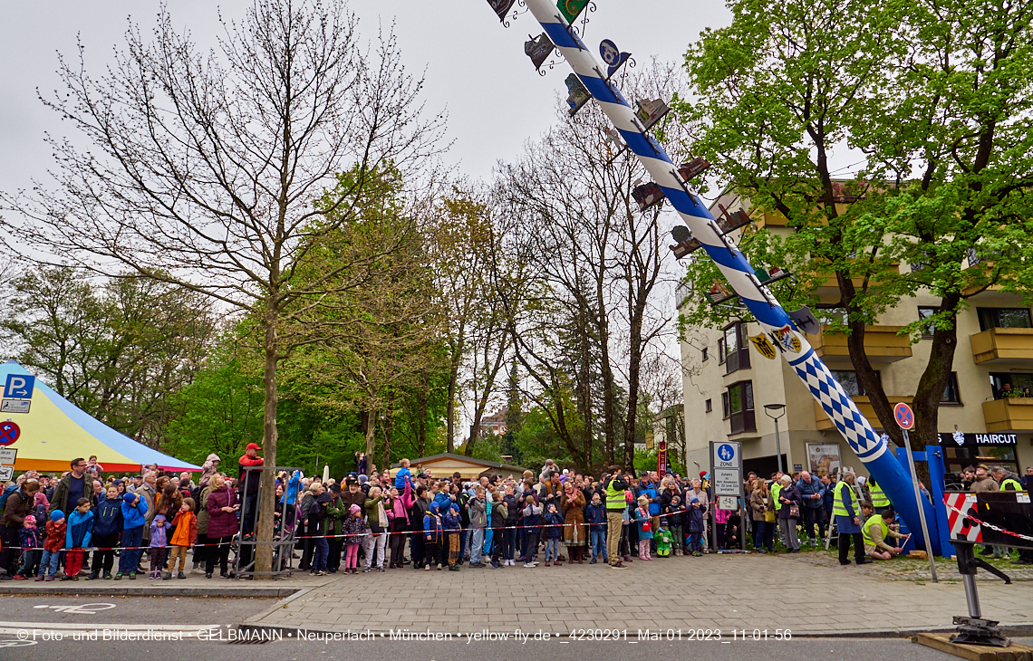 01.05.2023 - Maibaumaufstellung in Berg am Laim